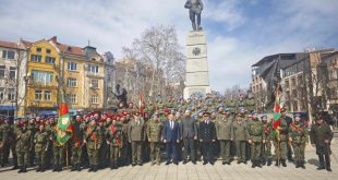 Плевенският гарнизон чества празника си с тържествени ритуали и почит към исторически победи