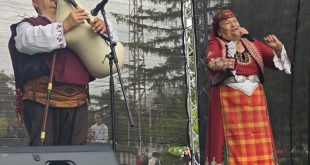 Валя Балканска откри първия Национален фермерски пазар в Плевен, събирайки стотици в парк „Кайлъка“