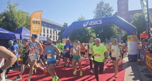 Над 800 участници от 17 държави участваха в 11-ото издание на Маратона на приятелството в Плевен, където Христо Минков и Маргарита Дренова триумфираха в класическата дистанция