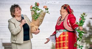 Плевен дари специален сорт розов храст на Валя Балканска като символ на обич и признателност