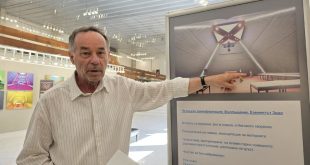 Баварският фотограф Лео Зограф представя светлинна фотография на изложбата „Танцуващият с фотоапарат“ в Плевенската галерия „Илия Бешков“