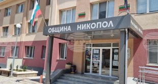 Общинският съвет в Никопол гласува бюджетна актуализация за 2025 г. и нови капиталови проекти на заседание в Заседателната зала на общината