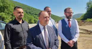 Пускането на лот 1 от автомагистрала „Хемус“ се отлага до завършване на ремонта на път III-305 в края на август, обяви министър Иванов