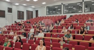 Медицинският университет в Плевен проведе първия кандидатстудентски изпит по биология за новата специалност „Ветеринарна медицина“ с над 100 кандидати, борещи се за място в историческия първи випуск