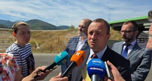 Екипи на ВиК от цялата страна започват масови проверки за течове и кражби на вода в Плевен, наредени от министър Иван Иванов, заради 75% загуби по измервателни уреди, договорени са допълнителни сондажи и разполагане на водоноски в квартали с нарушено водоподаване