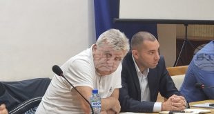 Министър Манол Генов в Плевен за заседание на Областния кризисен щаб за водата, отпуснати са допълнителни количества бутилирана вода за региона