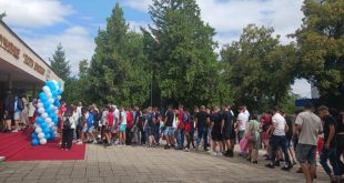 Новата учебна година в Спортно училище „Георги Бенковски“ открита с тържествен ритуал и европейска шампионка по бокс