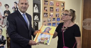 Президентът Румен Радев в Гулянци: Посещение за празника на града с изложба, концерти и заря