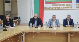 Кметът на Плевен д-р Валентин Христов обсъди водната криза с граждански организации в открита среща