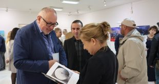 Международен пленер по живопис Плевен’2025 представя изложба в ХГ „Илия Бешков“ до края на седмицата