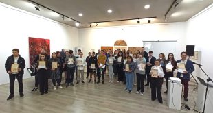 Община Плевен награди изявени педагози, ученици и директори в навечерието на Деня на народните будители на церемония под надслов „Добре дошли в най-благородната професия“