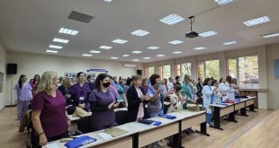 УМБАЛ „Д-р Георги Странски“ приветства първокурсници от специалност „Медицинска сестра“ с тържествено събитие и топла пита