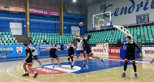 Започнаха баскетболните сблъсъци в общинските Ученически игри в Плевен за 2025/2026