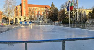 Ледената пързалка и коледното градче в Плевен отварят врати на 1 декември на площад „Възраждане“