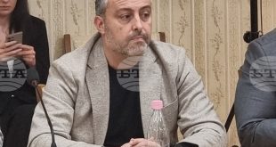 Реконструкцията на остарелите водопроводи в Плевен продължава с подмяна на компрометирани участъци и изграждане на нови съоръжения, съобщи управителят на ВиК – Плевен Калоян Къдрийски на кризисния щаб за безводието в региона