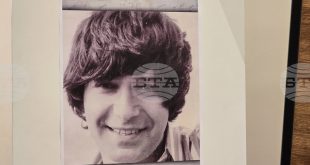 Изложба в Плевен почита 85-годишнината от рождението на музикалната легенда Емил Димитров