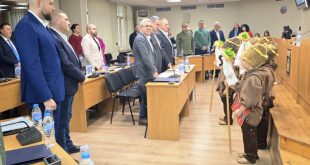Коледарски песни, детски усмивки и благотворителност озариха последното за годината заседание на Общинския съвет в Плевен