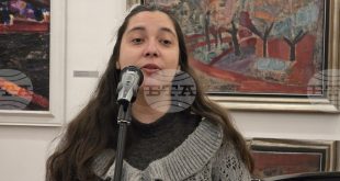Коледно поетично четене съчета литературно творчество и фолклорна музика в Плевен