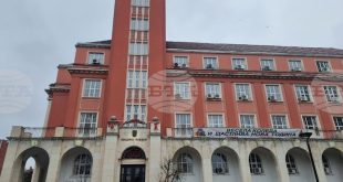 Плевен изпраща 2025 г. и посреща 2026 г. с концерт на площад „Възраждане“ с участието на д-р Мартин Николов, Михаела Маринова и Илия Луков, осигурен е безплатен транспорт