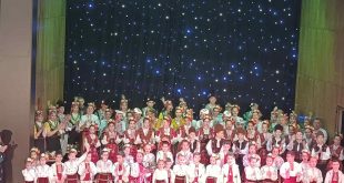 Фолклорен ансамбъл „Мизия“ постави начало на новия сезон с емоционален коледен концерт и международни успехи