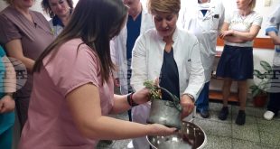 Бабинден в УМБАЛ „Д-р Георги Странски“ в Плевен: Традиционно измиване на ръце в чест на акушерки и лекари с признания и награди за принос към новия живот в Северна България