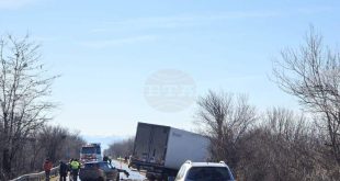 Бившият кмет на Червен бряг Цветан Димитров загина при челен удар с камион на пътя Бяла – Ботевград, вероятната причина е „черен лед“