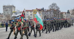 Богоявленски водосвет на бойните знамена в Плевен и връчване на юбилеен медал на бригаден генерал Юлиян Радойски