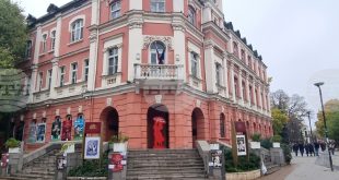 В Драматично-куклен театър „Иван Радоев“ в Плевен започнаха репетиции на поетичния спектакъл „Обич за обич“ с премиера на 14 февруари