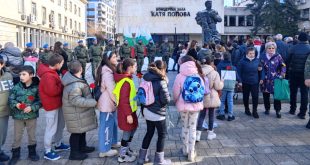 Плевен почете 153 години от безсмъртието на Васил Левски с тържествен ритуал и военни почести пред паметника му