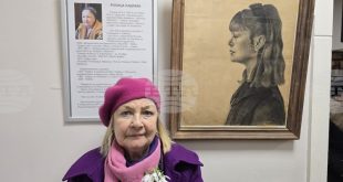 Росица Кадиева отбеляза 75-годишнината си с ретроспективната изложба Рисунки и текстил в плевенската галерия Арт център 3 – Творителница О’Писменехъ!
