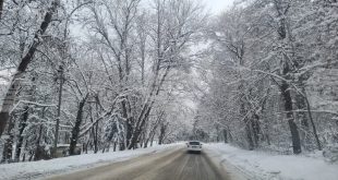 Усложнена зимна обстановка в област Плевен: 56 машини чистят пътищата, пожарната е реагирала на 30 сигнала, има населени места без ток