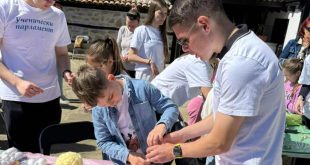 Младежкият парламент в Плевен даде старт на поредица великденски работилници за деца в града