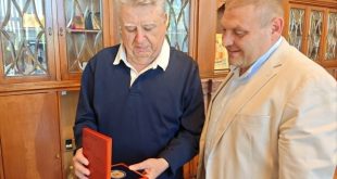 Община Плевен отличи писателя Марин Георгиев по повод 80-годишния му юбилей