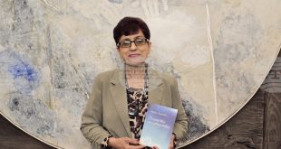 Поетесата Мария Маринова представи в Плевен стихосбирката Планета неоткрита, написана след тежко заболяване