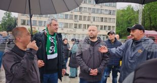 Втора вечер протест в Габрово прерасна в шествие след инцидент със сбиване, полицията засили присъствието си в района на ул. Митко Палаузов