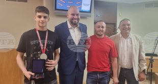 Общинският съвет в Плевен посрещна европейския вицешампион по класическа борба U15 Камен Горанов – младши