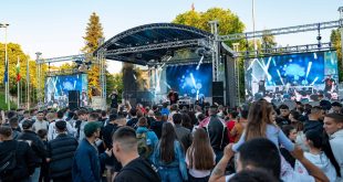 Плевен празнува Празника на града: стотици пяха с FYRE & DJ THEO и „Д2“ с Дичо Христов на пл. „Възраждане“