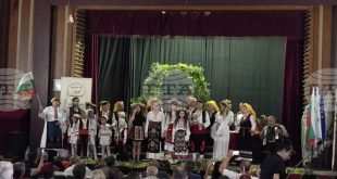 В Петърница възстановиха ритуала „Зажънване“ след над 30 години, празникът се проведе в читалището заради дъжда