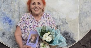 Поетесата Христина Комаревска представи в Плевен сборника си Избрано със стихове от 16 стихосбирки и непубликувани творби
