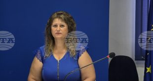 Ваня Йотова: Пенчо Славейков вижда страданието като велик учител, извисяващ духа, на дискусия в БТА–Плевен по повод 160 години от рождението му