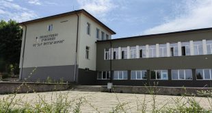 Завърши основният ремонт на ОУ Д-р Петър Берон в Плевен, изградиха два външни асансьора за достъпна среда
