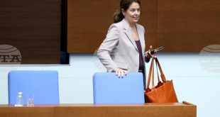 Министър Ива Петрова: Птици причиняват основната част от прекъсванията на тока в община Левски, ЕРП монтира птицезащита по електропроводите