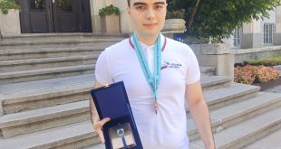 Кметът на Плевен посрещна бронзовия медалист от Международната олимпиада по изкуствен интелект Марио Петков