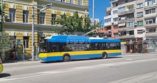 Плевен въведе безконтактно плащане с банкова карта в градския транспорт