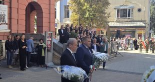 Областният управител Иван Петков отдаде почит на 118-ата годишнина от Независимостта на България в Плевен
