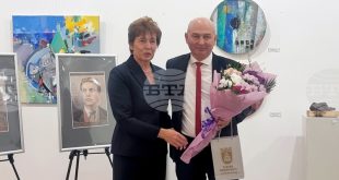 В Плевен отличиха директори, млади учители и изявени ученици за Деня на народните будители