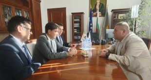 Кметът на Плевен обсъди с представители на индийското посолство условията за индийските студенти и развитието на сътрудничеството