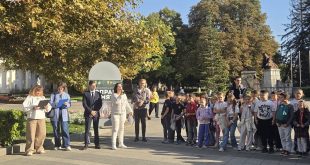 Фотоизложбата „Поправи Земята“ гостува в Плевен като 13-а спирка от националното турне